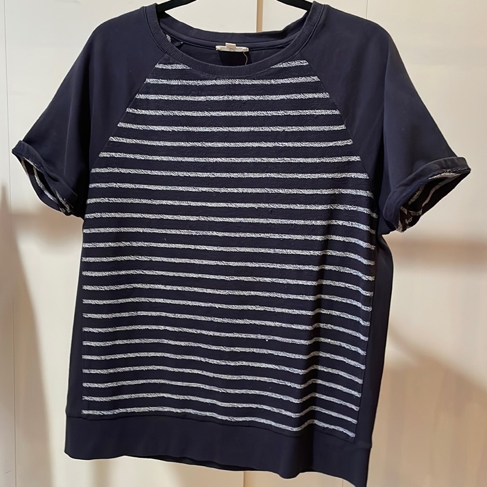 Short sleeved sweatshirt